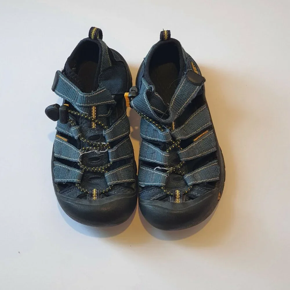 Keen Kids Newport Sandals Size‎ 13 Blue Closed Toe Hiking Shoe Boy Girls Unisex